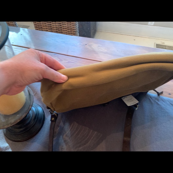 Filson tan briefcase, New without tags - Picture 10 of 16